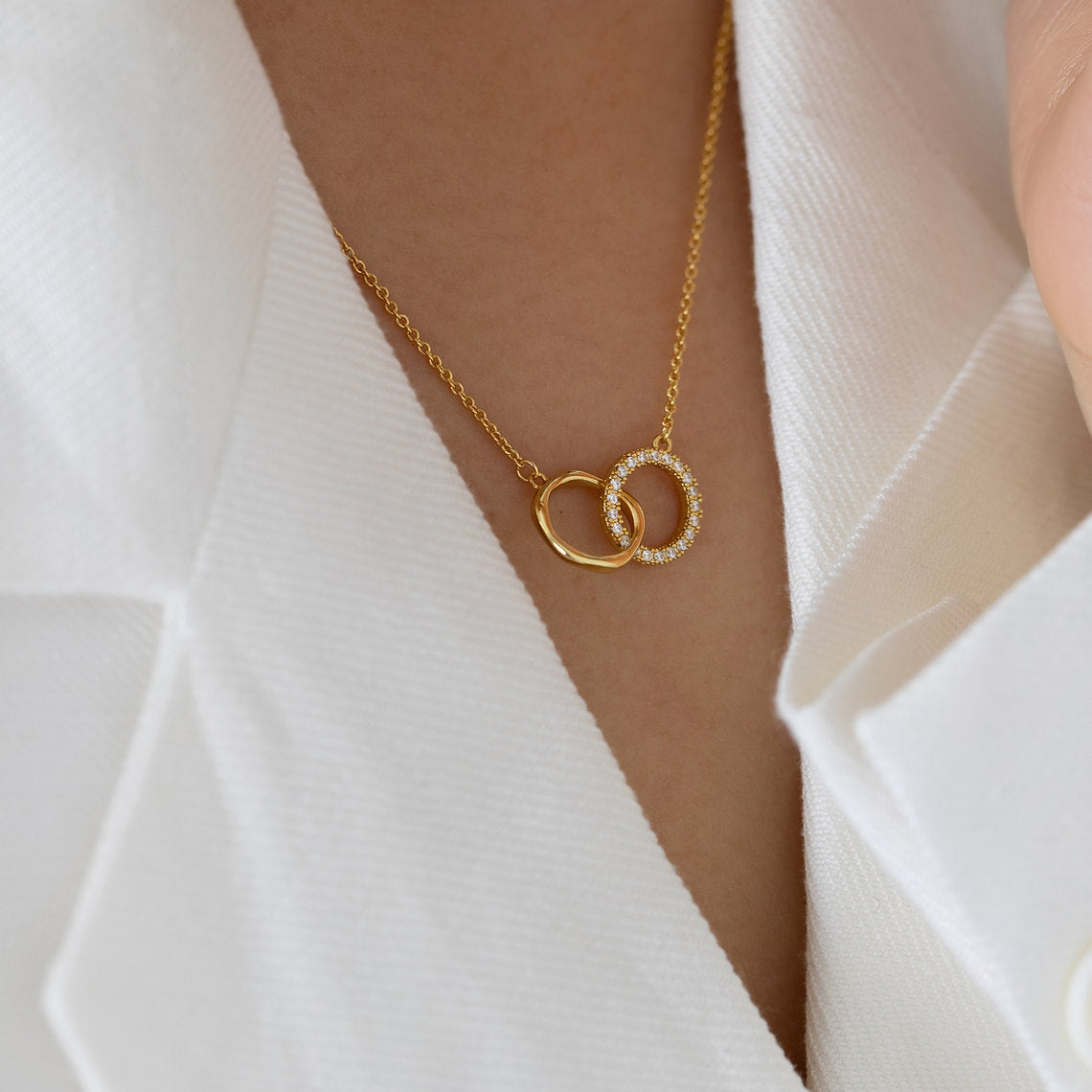 Interlink Rings Necklace-0